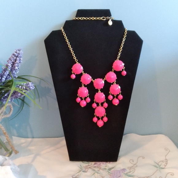 EUC J. Crew Hot Pink Lucite Bubble Gold Tone Bib Statement Necklace - Picture 2 of 14